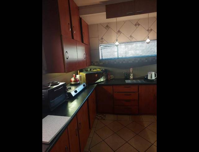 4 BEDROOM HOUSE FOR SALE IN LOURENSPARK